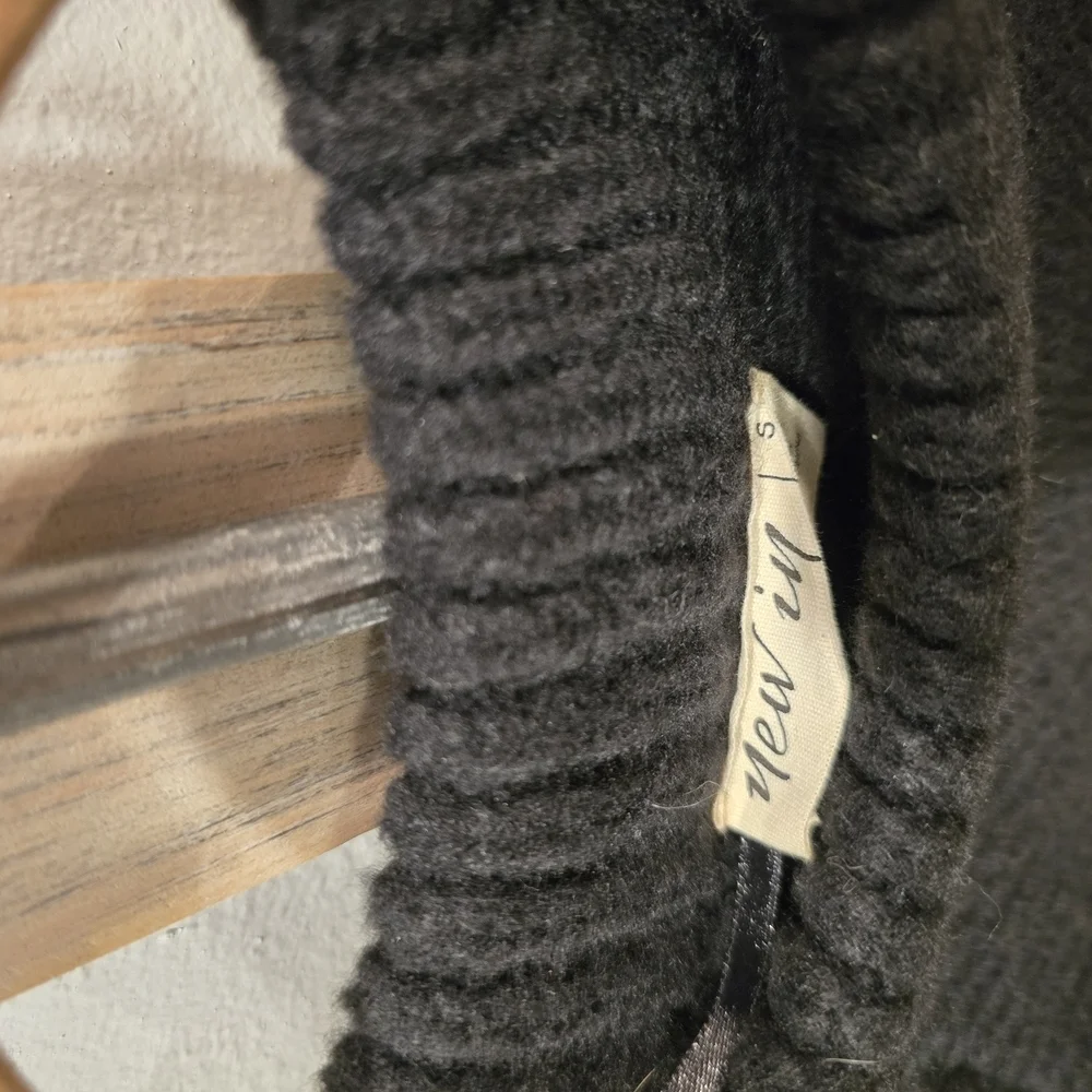 Cozy Black Ribbed Sweater - Picture 3 of 3